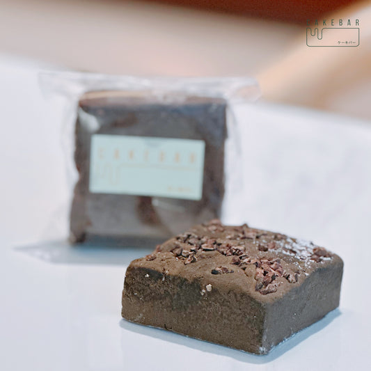 Dark Brownie Seasalt Cake